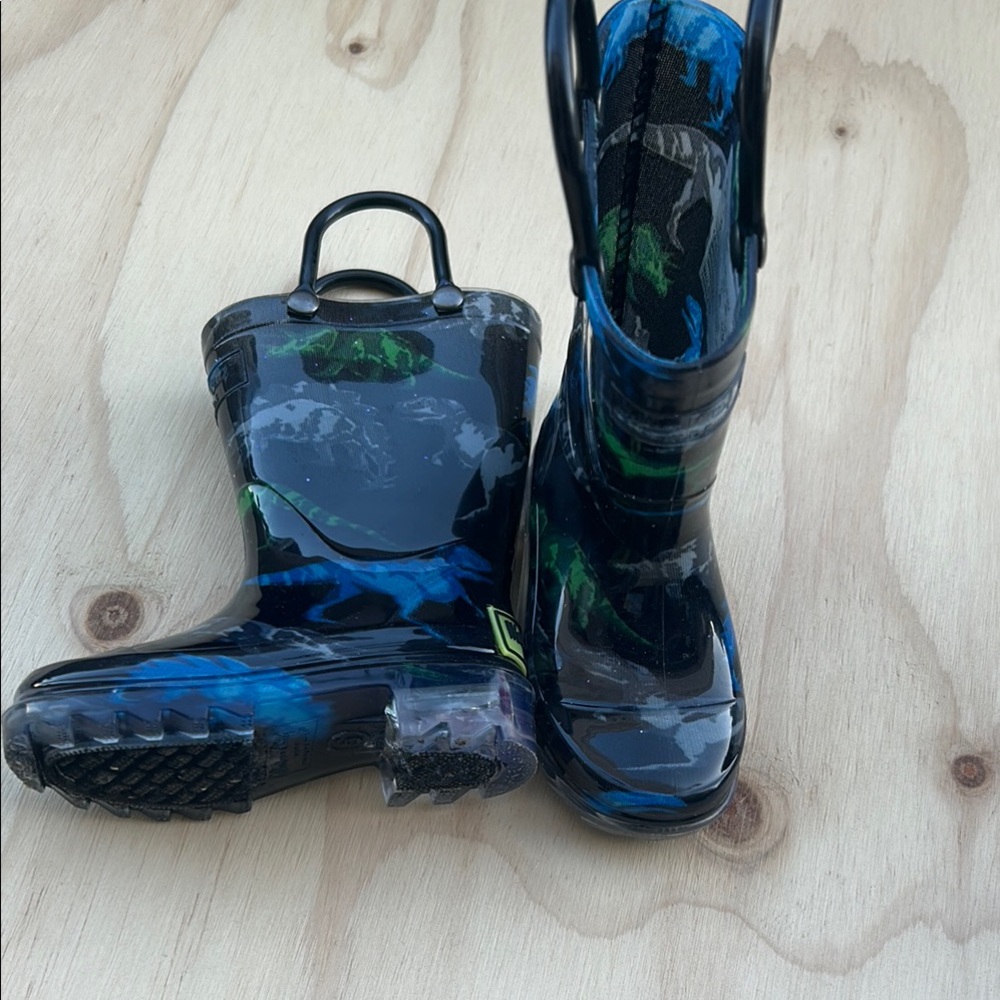 Western Chief Kids Dinosaur Friends Lighted Rain Boots Black Blue Green Size 5